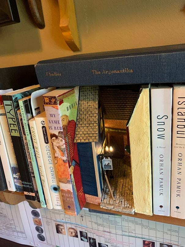 How to Make a Book Nook for Beginners (With Bookshelf Insert